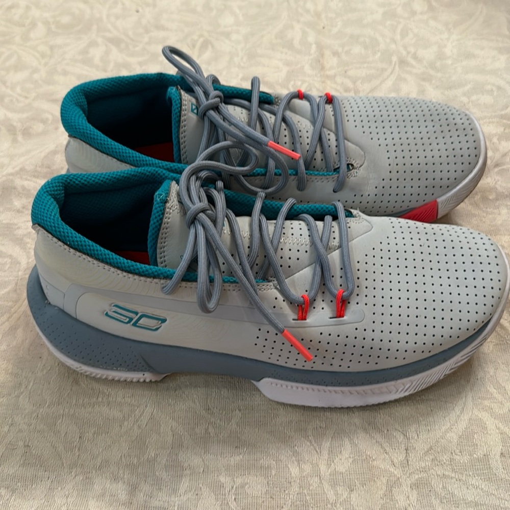 Under Armour Stephen Curry SC 3ZERO III Basketball Shoes - - Size 7Y